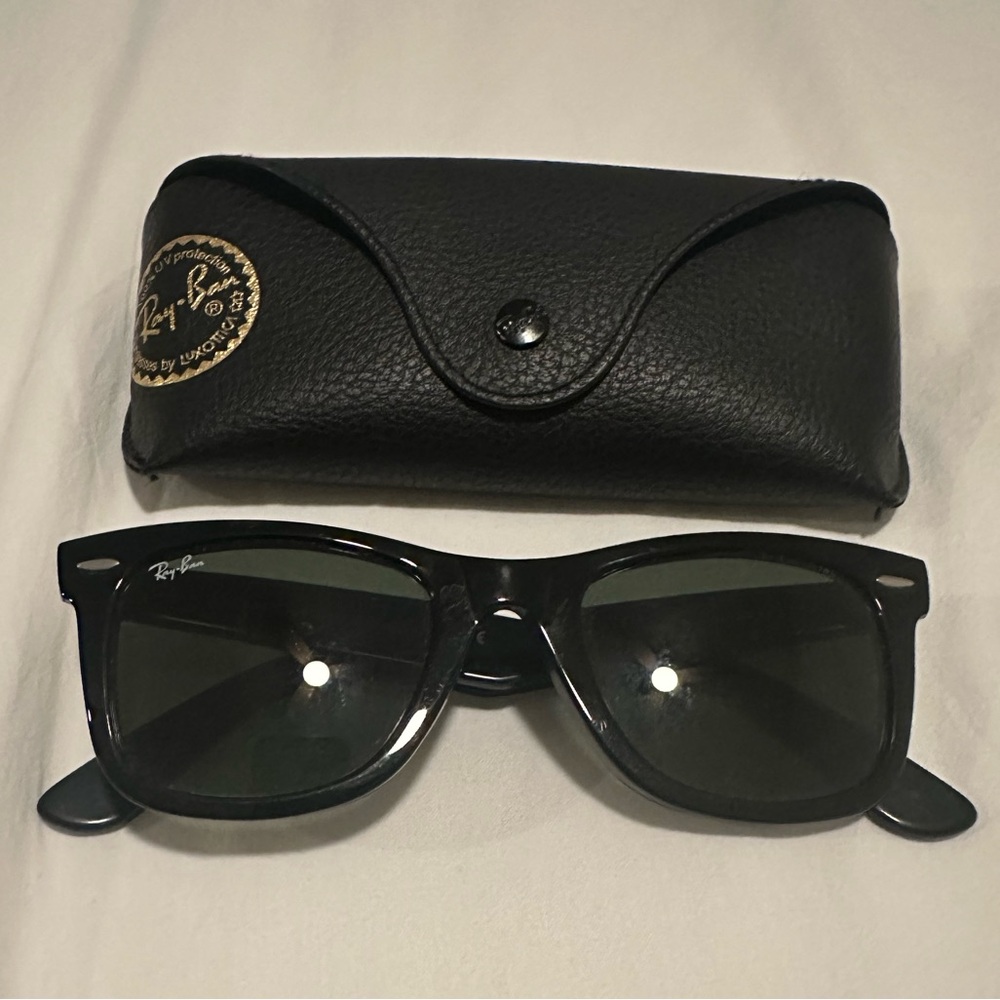 Ray-Ban Classic Black Sunglasses with Case